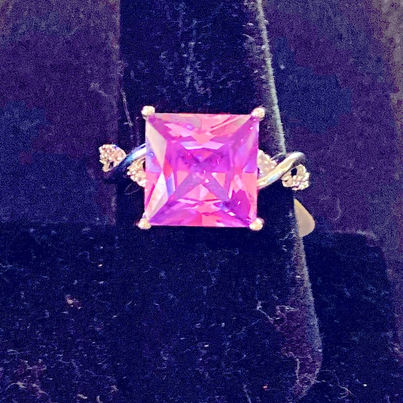 ❤️VALENTINES DAY❤️ Gorgeous 4.50 CT Infinity Ring. - Picture 4 of 8